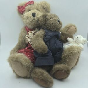 NWT Boyds Bears Plush Set Of 3 with Red and Navy Outfits